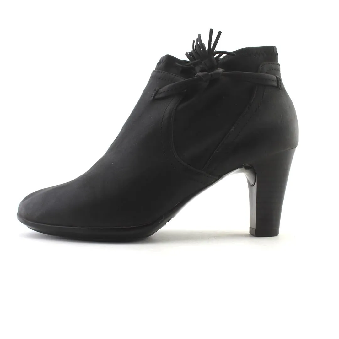 AEROSOLES HEEL REST