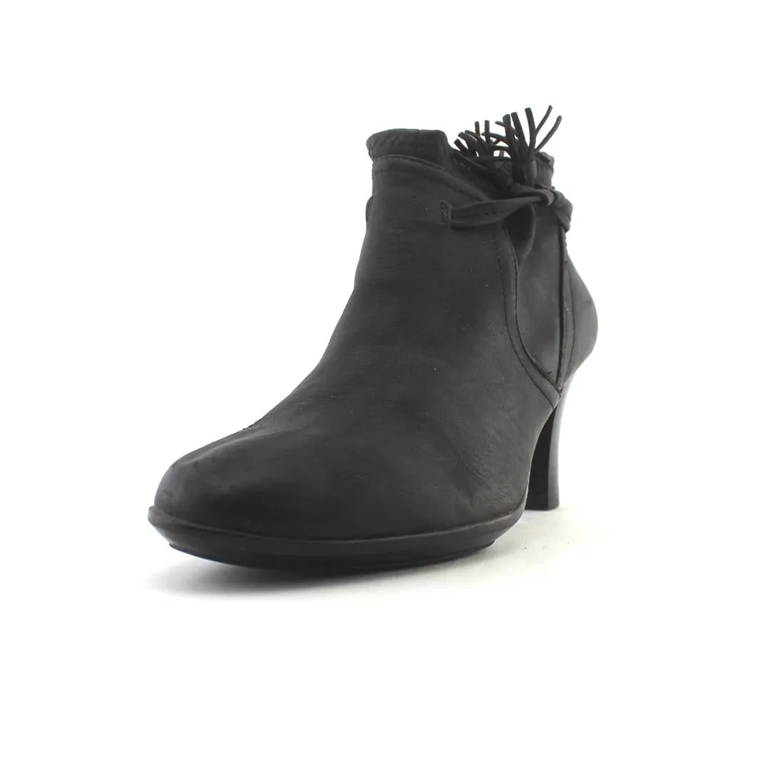 AEROSOLES HEEL REST