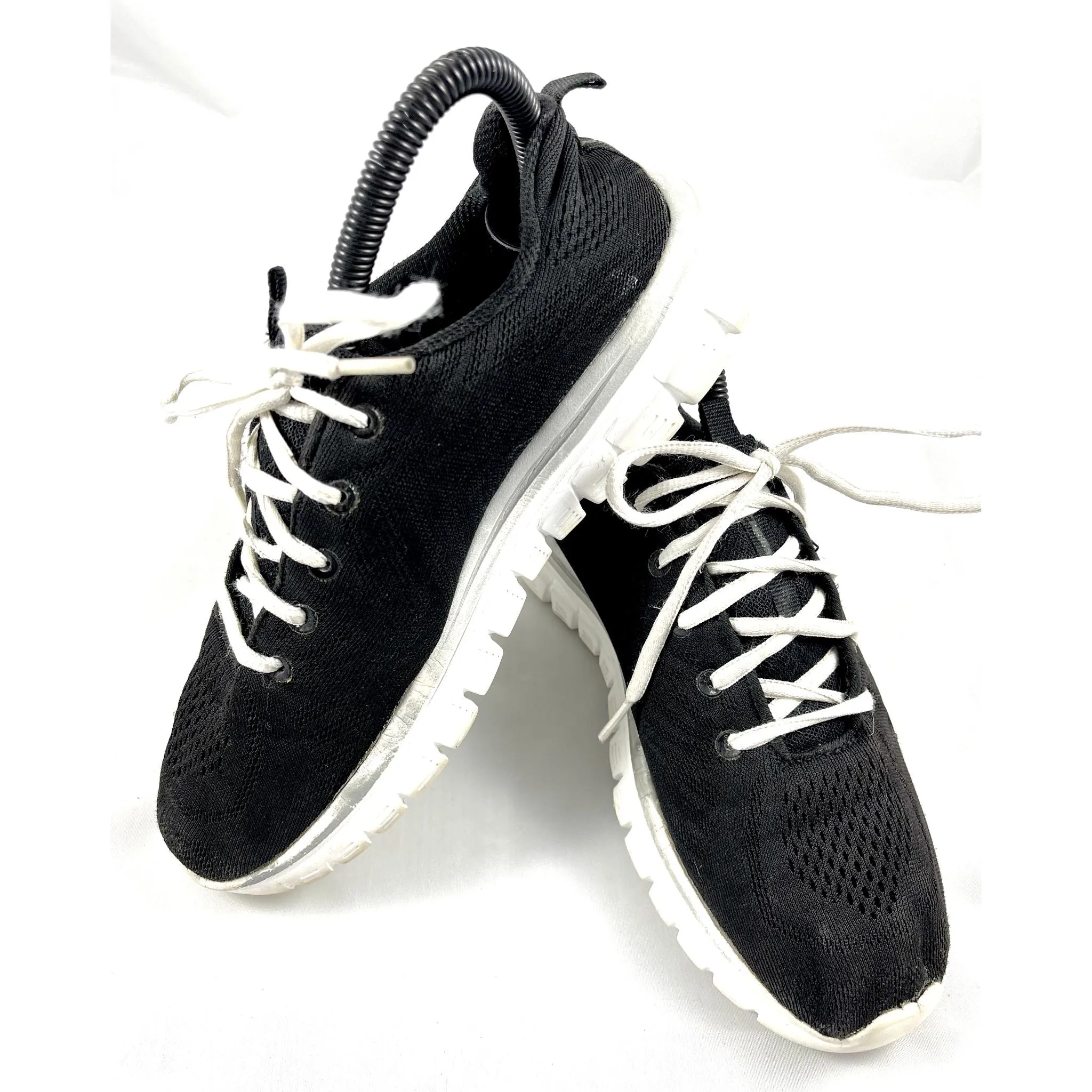 Black Skechers Sneakers