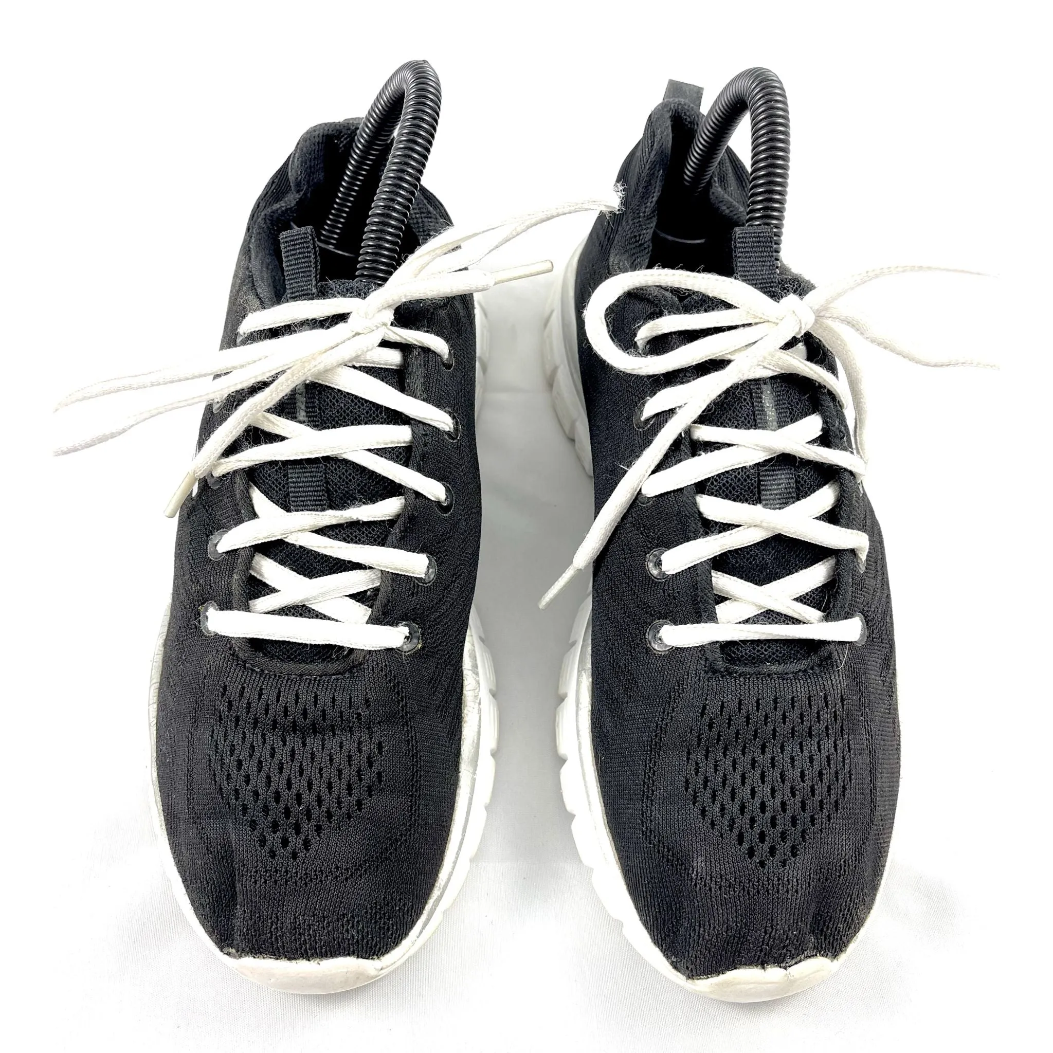 Black Skechers Sneakers