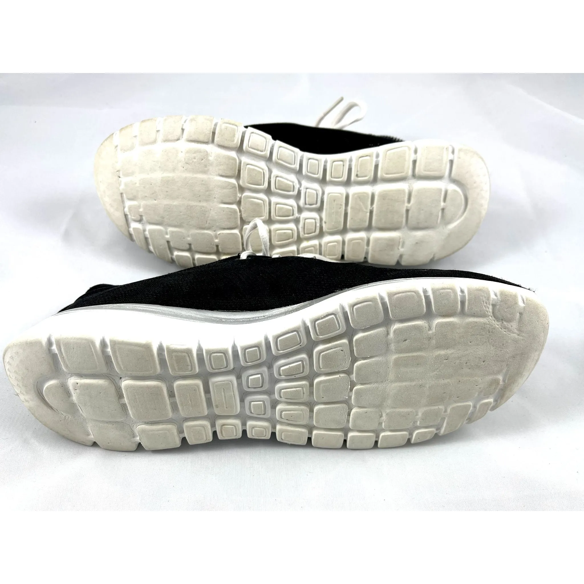 Black Skechers Sneakers
