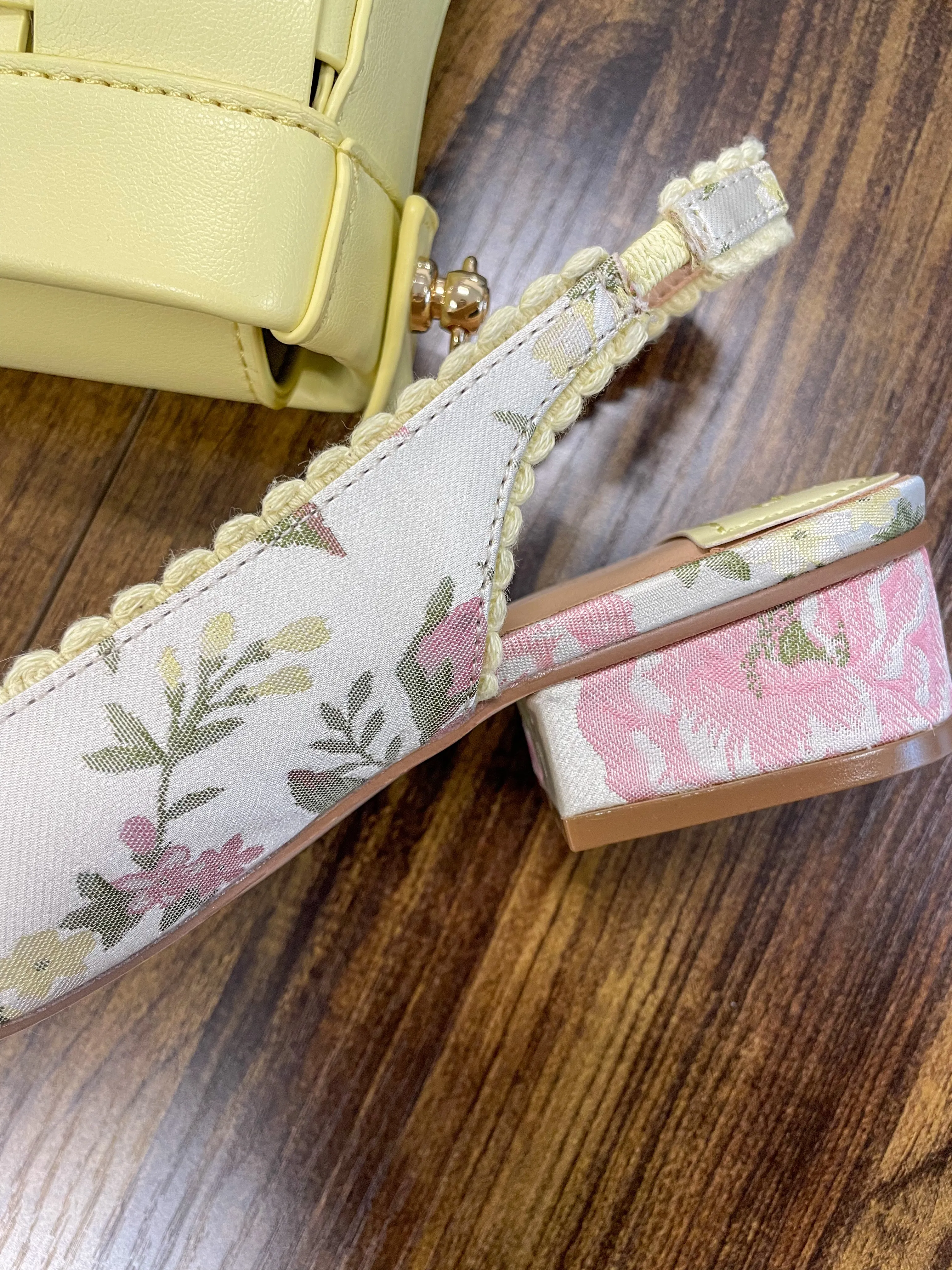 Mango Slingback Pump