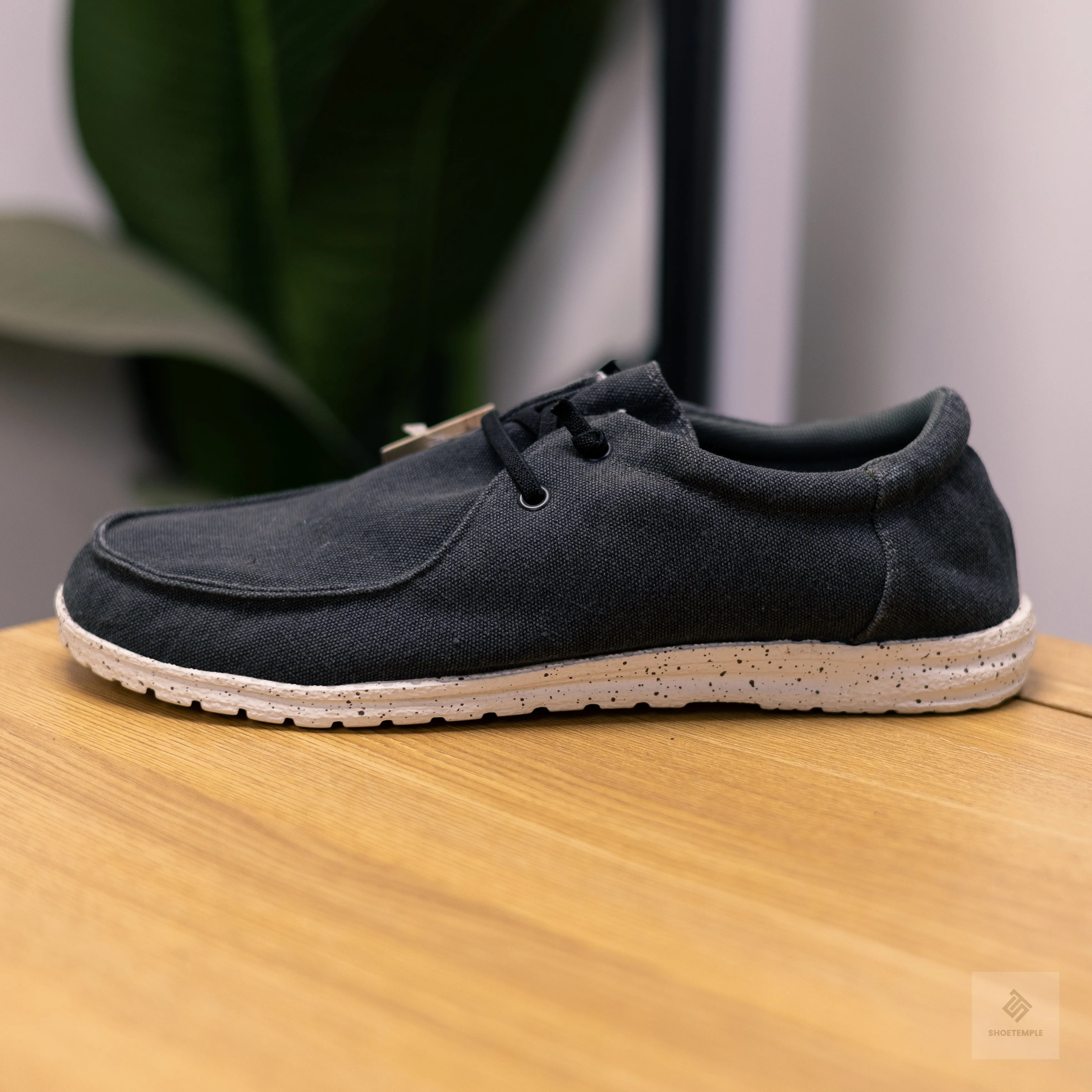 Roper Canvas Sneaker